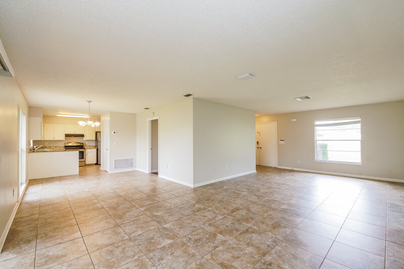 2,480/Mo, 2141 Kendall Ct Deltona, FL 32738 Living Room View 3