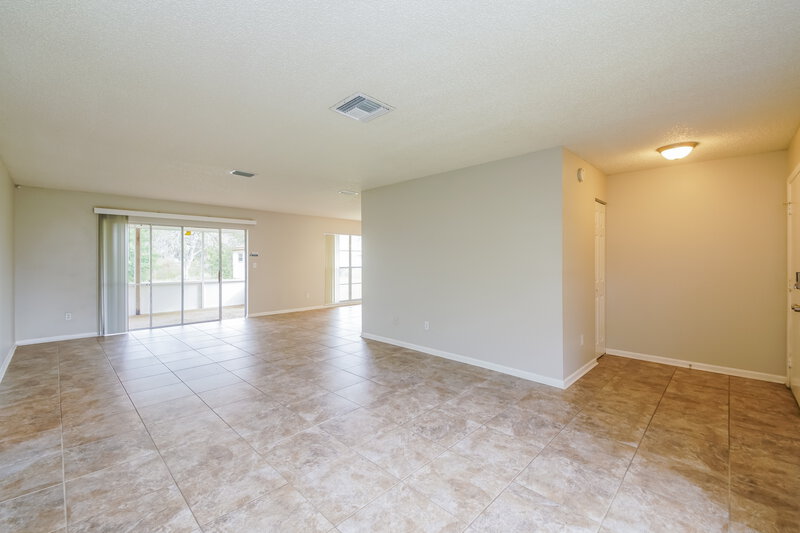 2,480/Mo, 2141 Kendall Ct Deltona, FL 32738 Living Room View 4