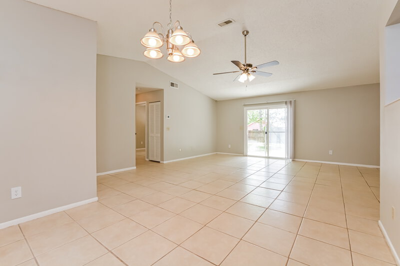 1,805/Mo, 2981 Mallard Dr Deltona, FL 32738 Dining Room View 2