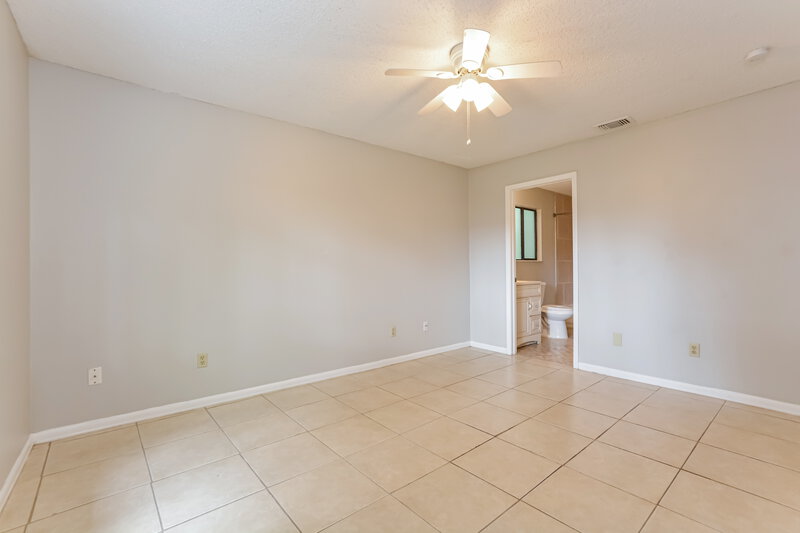 1,805/Mo, 2981 Mallard Dr Deltona, FL 32738 Main Bedroom View 2