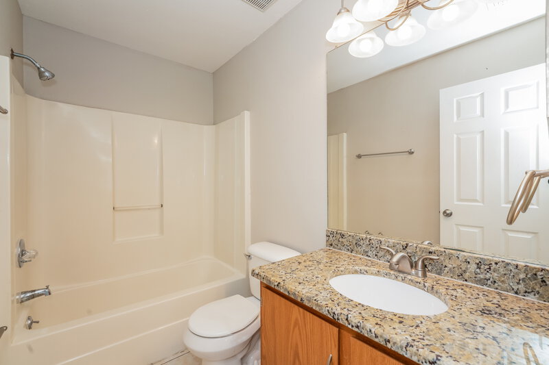 1,825/Mo, 1805 Morven Ct Deltona, FL 32738 Bathroom View