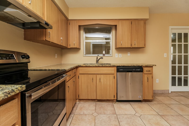 2,870/Mo, 3341 Sky St Deltona, FL 32738 Kitchen View 2