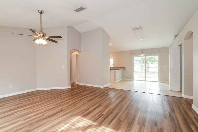 2,000/Mo, 1835 14th St Orange City, FL 32763 Living Room View
