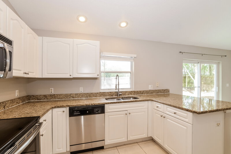 2,000/Mo, 1835 14th St Orange City, FL 32763 Kitchen View