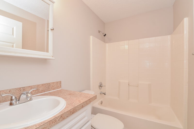 2,000/Mo, 1835 14th St Orange City, FL 32763 Bathroom View