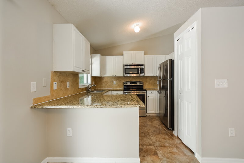 1,795/Mo, 1181 14th St Orange City, FL 32763 Kitchen View 2