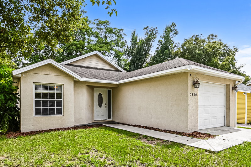 2,140/Mo, 5420 Blue Grass St Orlando, FL 32810 Front View