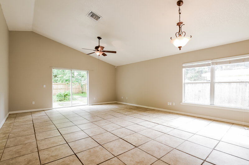 2,140/Mo, 5420 Blue Grass St Orlando, FL 32810 Living Room View
