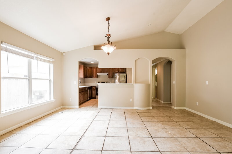 2,140/Mo, 5420 Blue Grass St Orlando, FL 32810 Dining Room View