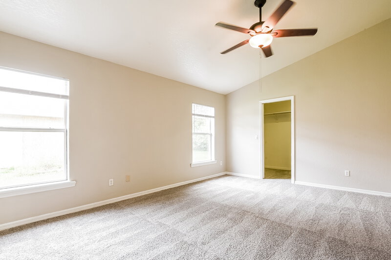 2,140/Mo, 5420 Blue Grass St Orlando, FL 32810 Main Bedroom View