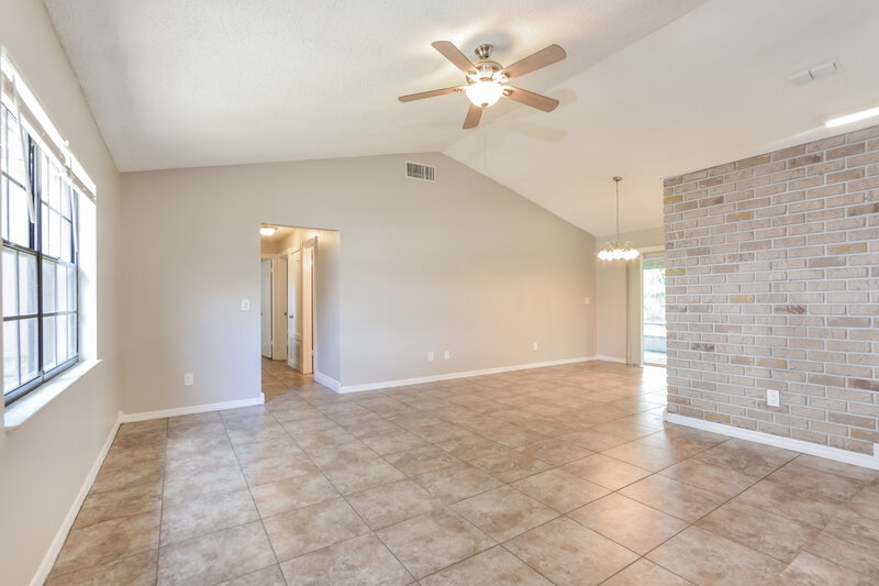1,905/Mo, 501 Salerno Dr Deltona, FL 32725 Family Room View