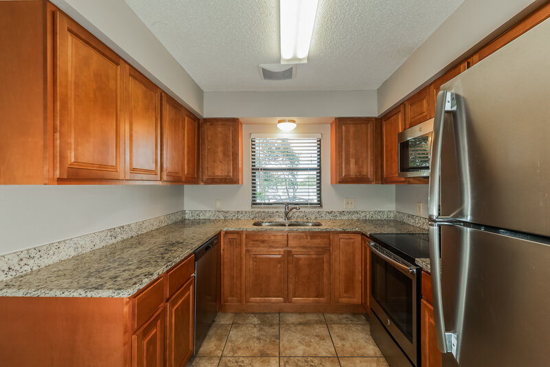 1,675/Mo, 1424 Covington Ct Lake Wales, FL 33853 Kitchen View