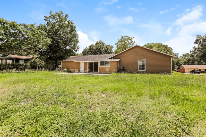 2,120/Mo, 5343 Broken Pine Circle Orlando, FL 32818 Rear View 2