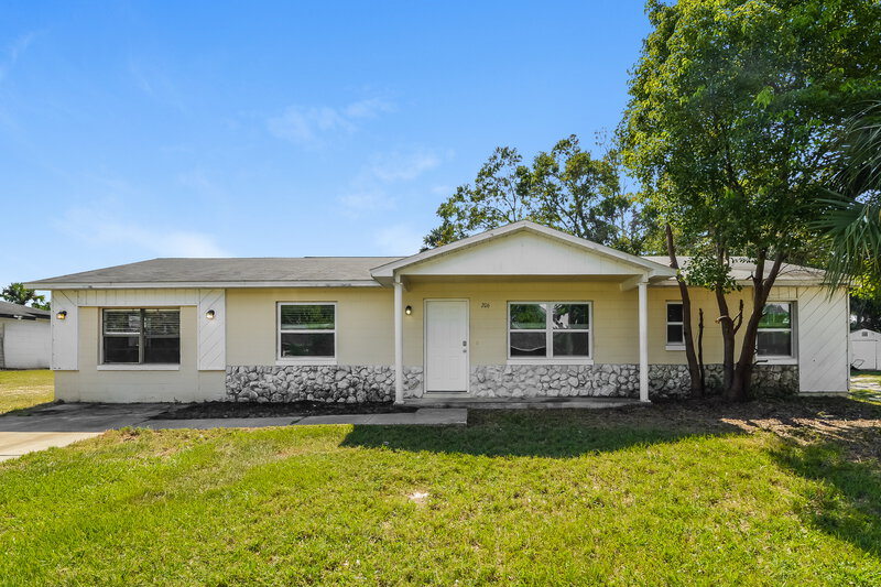 1,900/Mo, 206 Yale Dr Sanford, FL 32771 External View
