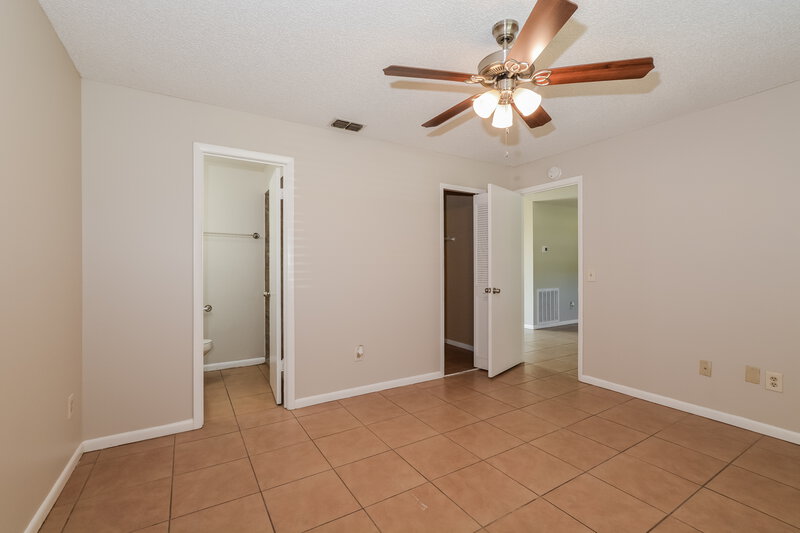 1,900/Mo, 206 Yale Dr Sanford, FL 32771 Main Bedroom View 2