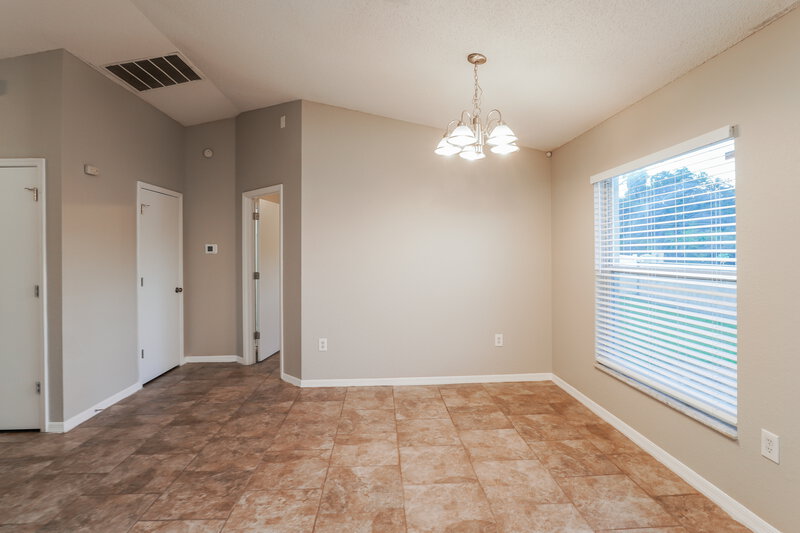 2,520/Mo, 3307 Queens Cove Loop Winter Haven, FL 33880 Dining Room View