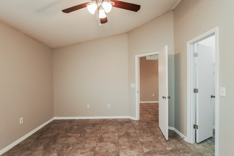 2,520/Mo, 3307 Queens Cove Loop Winter Haven, FL 33880 Main Bedroom View