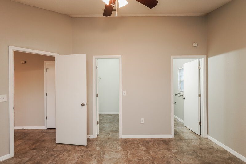 2,520/Mo, 3307 Queens Cove Loop Winter Haven, FL 33880 Main Bedroom View 2