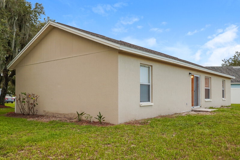 2,520/Mo, 3307 Queens Cove Loop Winter Haven, FL 33880 Rear View