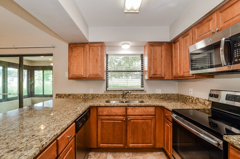 1,775/Mo, 801 Cambridge Way Lake Wales, FL 33853 Kitchen View 2