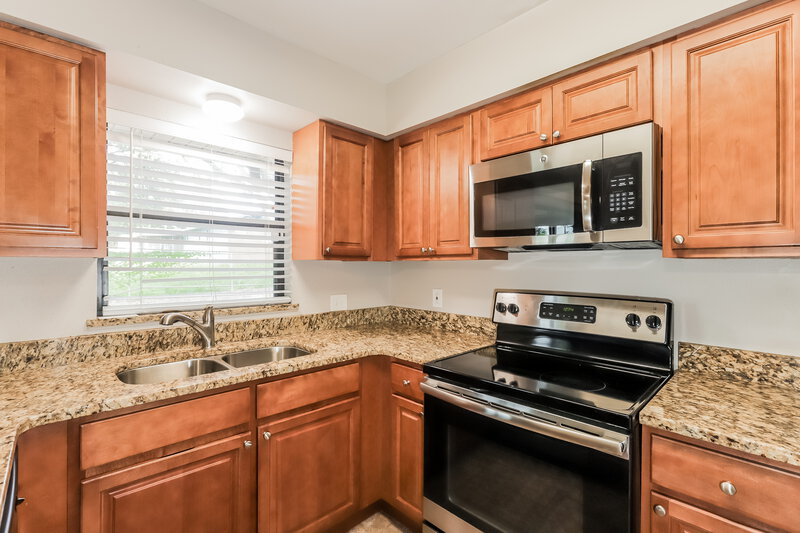 1,775/Mo, 801 Cambridge Way Lake Wales, FL 33853 Kitchen View 3