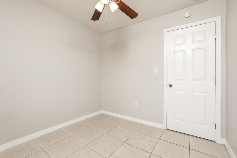 1,975/Mo, 3915 Holly Ct Mount Dora, FL 32757 Bedroom View 10