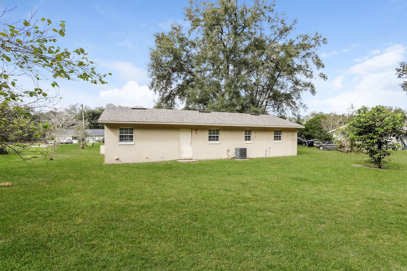1,975/Mo, 3915 Holly Ct Mount Dora, FL 32757 Rear View 2