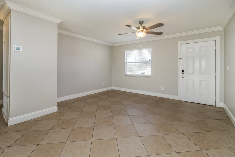 1,715/Mo, 4764 Miramar Rd Orlando, FL 32811 Living Room View