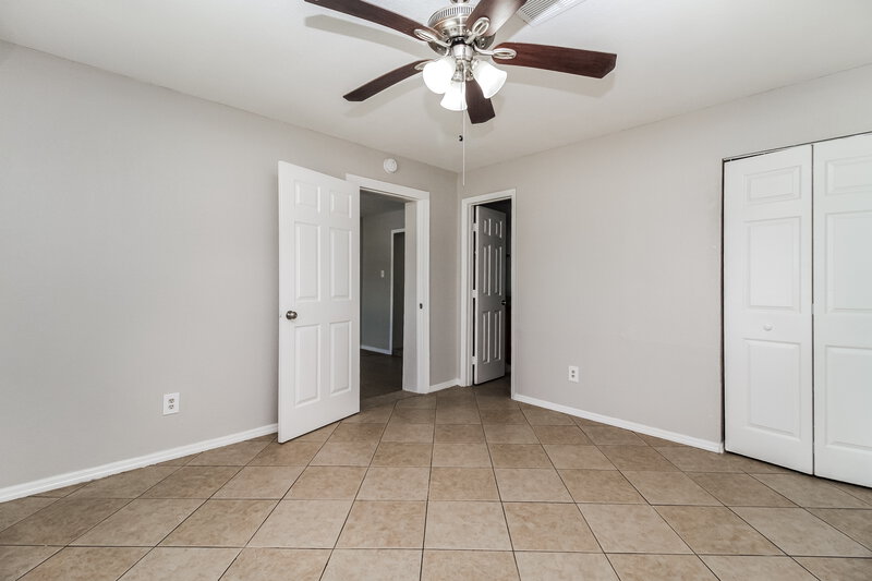 1,715/Mo, 4764 Miramar Rd Orlando, FL 32811 Main Bedroom View 3