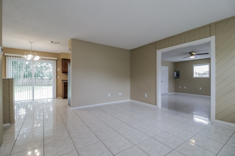 1,915/Mo, 7727 Range Dr Orlando, FL 32810 Dining Room View