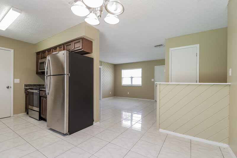 1,915/Mo, 7727 Range Dr Orlando, FL 32810 Dining Room View 2