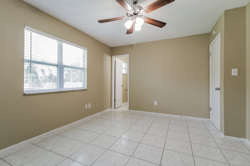 1,915/Mo, 7727 Range Dr Orlando, FL 32810 Main Bedroom View 2