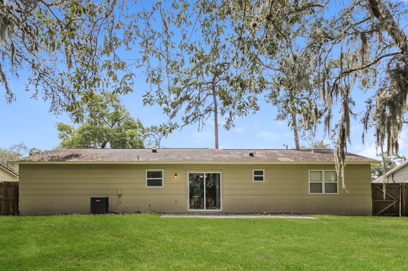 1,915/Mo, 7727 Range Dr Orlando, FL 32810 Rear View