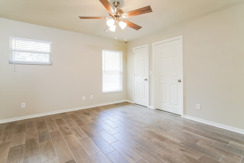 1,710/Mo, 206 Howard Ct Mascotte, FL 34753 Main Bedroom View 2