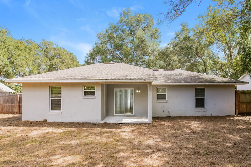 1,710/Mo, 206 Howard Ct Mascotte, FL 34753 Rear View