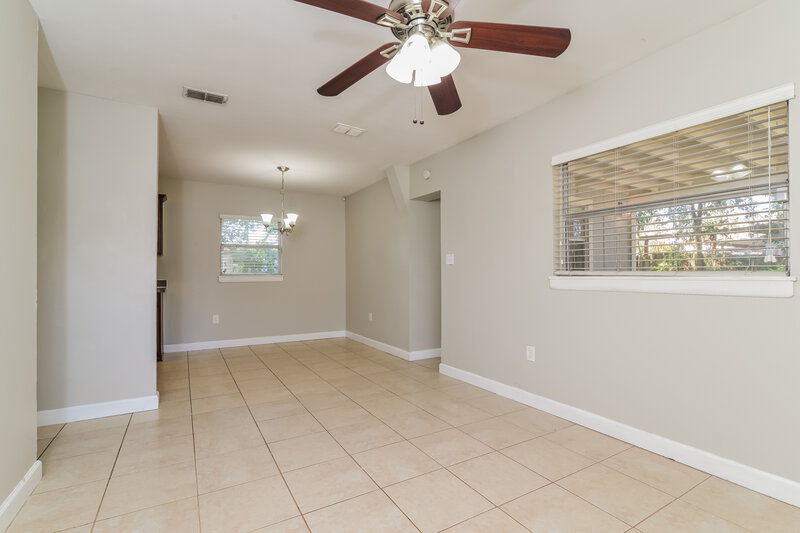 1,915/Mo, 132 Alder Ave Altamonte Springs, FL 32714 Living Room View 2