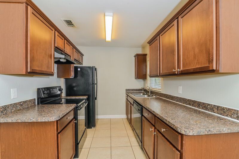 1,915/Mo, 132 Alder Ave Altamonte Springs, FL 32714 Kitchen View