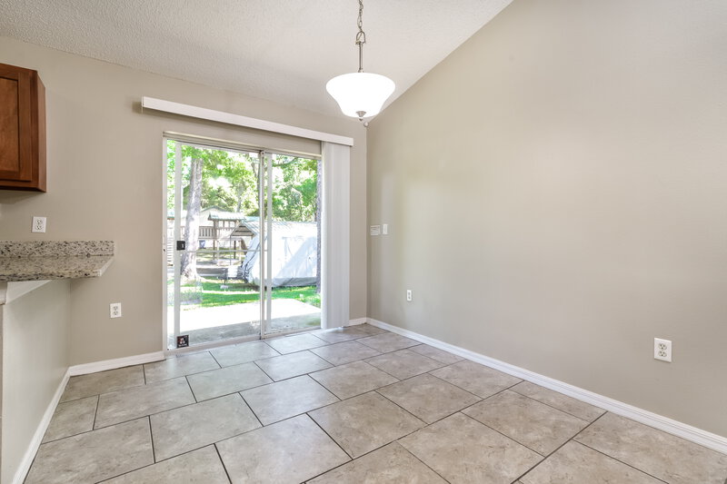 1,695/Mo, 1075 W New York Ave Orange City, FL 32763 Dining Room View