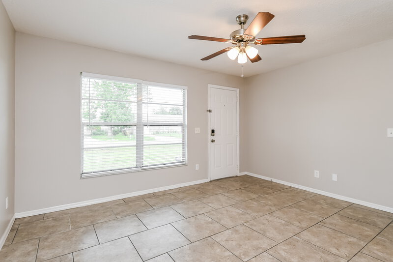 1,635/Mo, 340 Cortez Ct Kissimmee, FL 34758 Living Room View 3