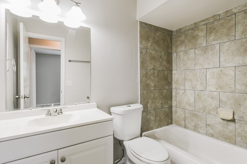 1,635/Mo, 340 Cortez Ct Kissimmee, FL 34758 Bathroom View