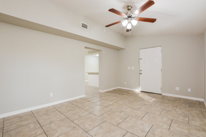 1,730/Mo, 6 S Lake Fox Rd Winter Haven, FL 33884 Family Room View