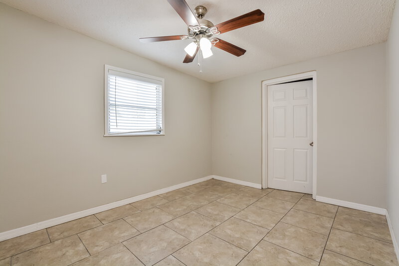 1,730/Mo, 6 S Lake Fox Rd Winter Haven, FL 33884 Bedroom View