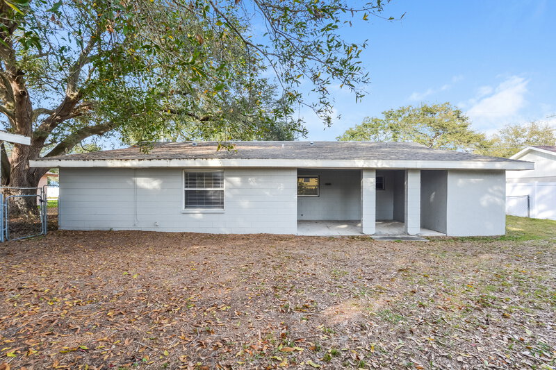 1,730/Mo, 6 S Lake Fox Rd Winter Haven, FL 33884 Rear View