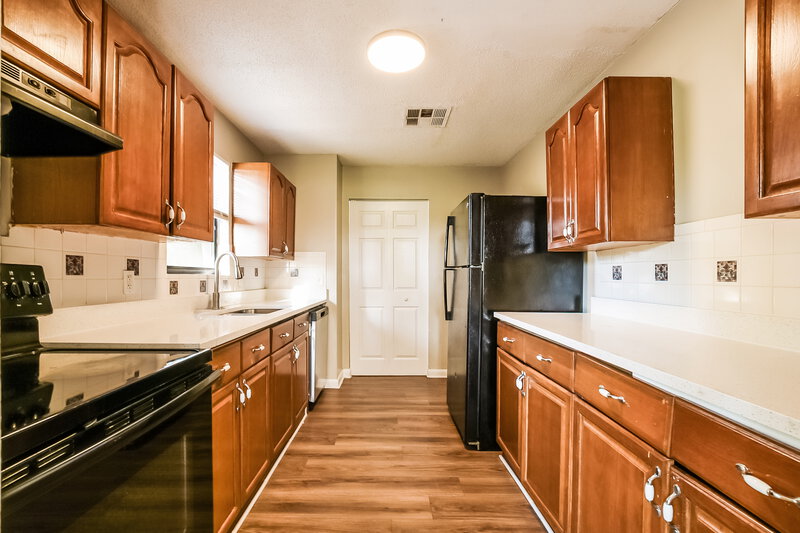 1,900/Mo, 4314 Pine Hill Cir Orlando, FL 32808 Kitchen View