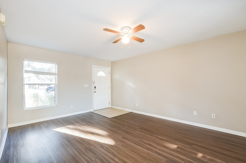 1,845/Mo, 5 Bay Ridge Loop Mascotte, FL 34753 Living Room View
