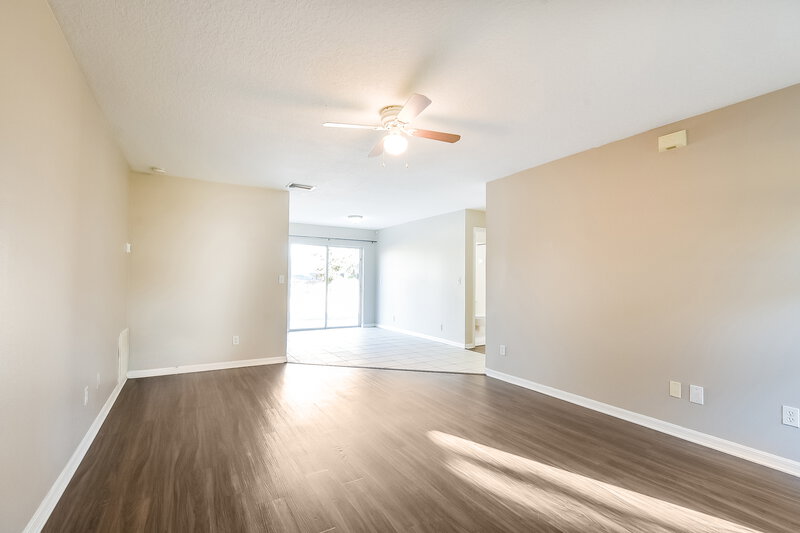 1,845/Mo, 5 Bay Ridge Loop Mascotte, FL 34753 Living Room View 2
