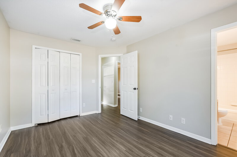 1,845/Mo, 5 Bay Ridge Loop Mascotte, FL 34753 Main Bedroom View 2