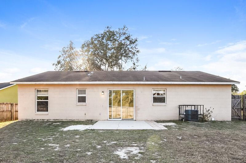 1,845/Mo, 5 Bay Ridge Loop Mascotte, FL 34753 Rear View