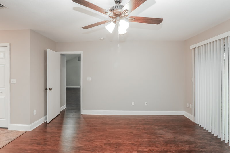 1,840/Mo, 2651 Waterview Dr Eustis, FL 32726 Main Bedroom View