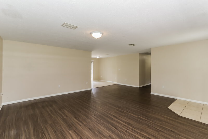 1,765/Mo, 3701 Red Oak Ct Lake Wales, FL 33898 Living Room View 2